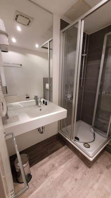 Nice Apartment In Modern Center Of Duesseldorf Extérieur photo